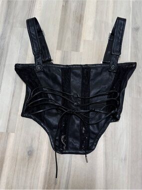NWT Maniere De Voir Size 4 Black Faux Leather Lace Crop Top Tank